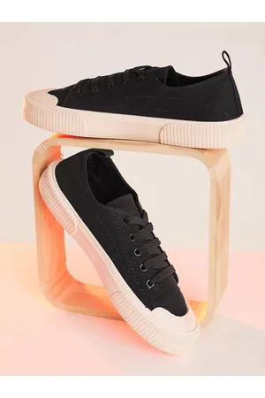 Styli Men Canvas Lace Up Casual Shoes