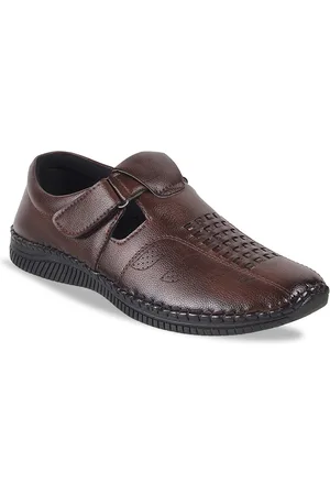 Metro Men Textured Shoe-Style Sandals