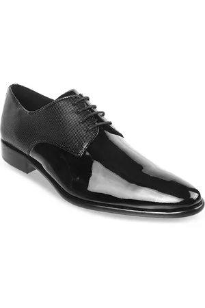 Metro Men Textured Leather Formal Derbys