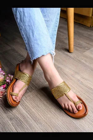 Shoetopia Girls Embellished Ethnic One Toe Flats