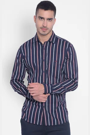 Crimsoune Club Slim Fit Opaque Vertical Striped Pure Cotton Casual Shirt