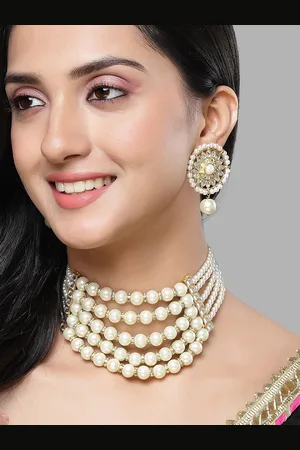 karatcart Gold-Plated Kundan-Studded & Beaded Choker Necklace & Earrings