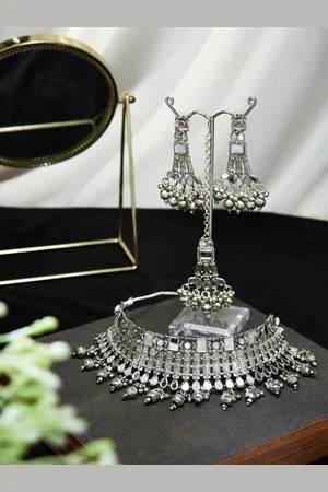 ATIBELLE Sliver-Plated Artificial Stones & Beads Necklace and Earrings With Maang Tikka