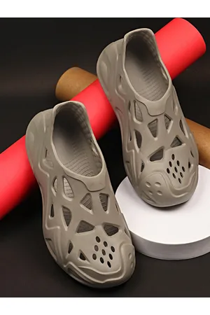 NEOZ Men Cut-Out Detail Clogs