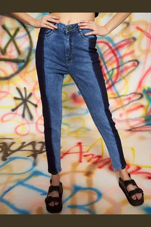 KASSUALLY Women Blue Straight Fit Comfort Mid-Rise Jeans
