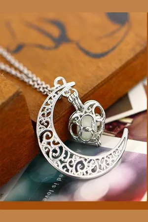 EL REGALO Unisex Alloy Silver-Plated Necklace