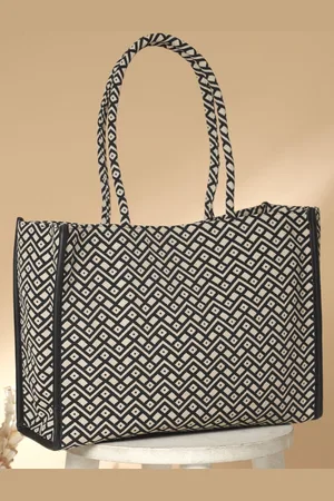 DEEBACO Beige Printed Structured Handheld Bag with Quilted