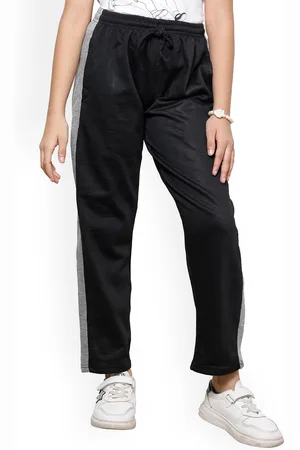 IndiWeaves Girls Regular Fit Mid Rise Fleece Track Pants