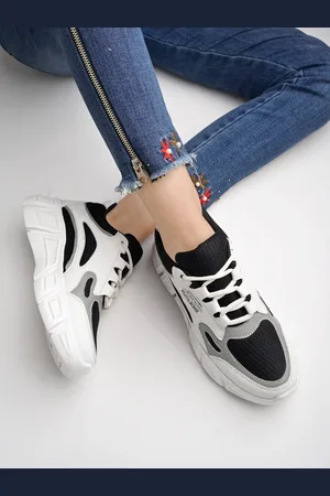 Shoetopia Girls Colourblocked Lightweight Sneakers