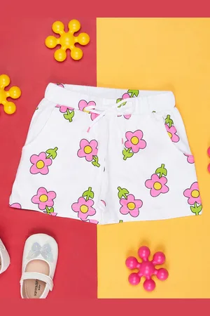 Pantaloons Girls Conversational Printed Mid-Raise Regular Fit Cotton Shorts