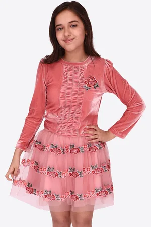 CUTECUMBER Girls Embellished Top With Skirt