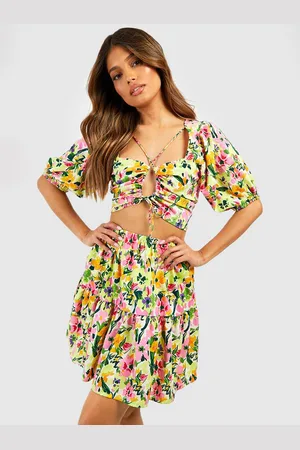 Boohoo Floral Printed Cut-Out Detail Crop Top with A-Line Skirt