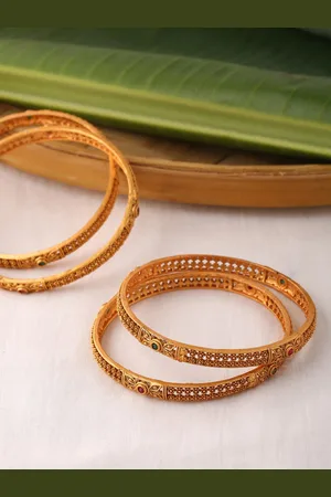 Shoshaa Set Of 4 Gold-Plated Stone-Studded Bangles