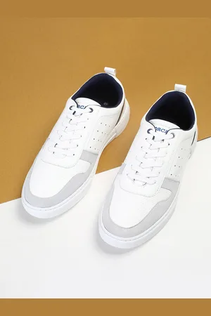 Lifestyle Men Perforations Comfort Insole Basics Sneakers