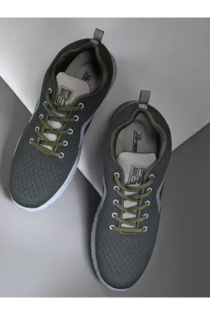 PARAGON Men Textured Cushioned Insole Anti-Skid Sole Sneakers