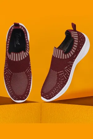 TPENT Women Textured Lightweight Slip-On Sneakers