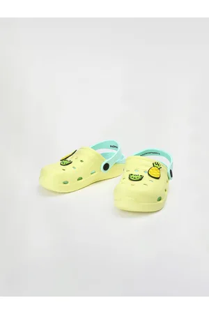 Max Collection Girls Pineapple Applique Clogs