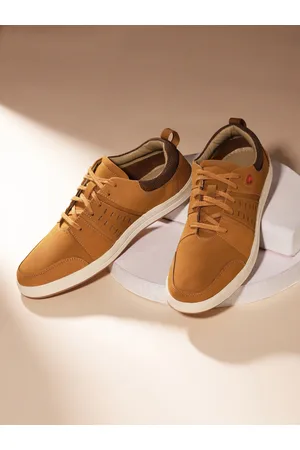 Red Chief Men Comfort Insole Leather Contrast Sole Sneakers