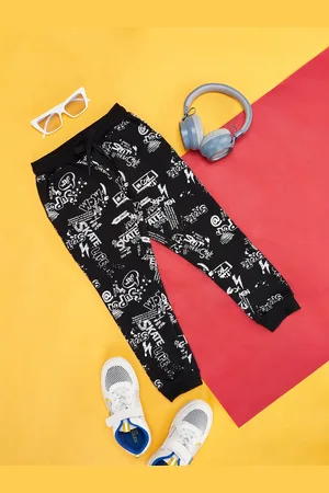 Pantaloons Boys Typography Printed Cotton Relaxed Fit Joggers