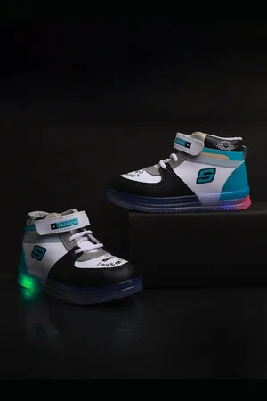 PASSION PETALS Kids Mid Top Colourblocked Lightweight Canvas Sneakers With LED Lights