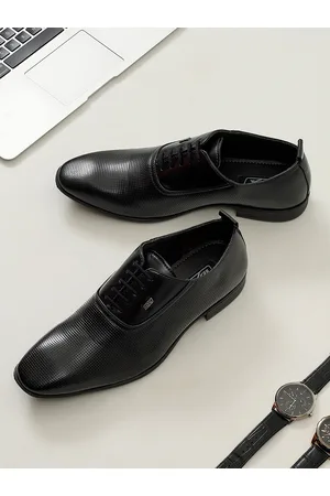 ID Men Black Textured Leather Formal Oxfords