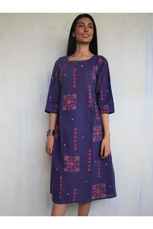 Chidiyaa Women Blue & Pink Floral Printed A-Line Midi Dress