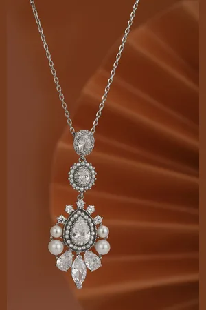Carlton London Women Premium Rhodium-Plated Pearl Teardrop Shaped Pendant with Chain