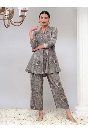 Bani Women Floral Printed Shawl Collar Tunic with Trousers