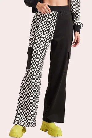Muvazo Women Geometric Printed Mid-Rise Straight-Fit Track Pants