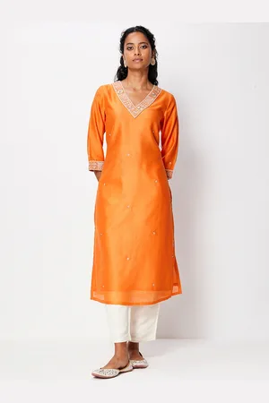 Ancestry Ethnic Motifs Embroidered V-Neck Beads and Stones Chanderi Silk Straight Kurta