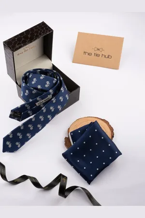 The Tie Hub Men Printed Necktie With Printed Pocket Square
