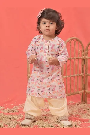 Vastramay Girls Floral Printed Kurta With Patiala