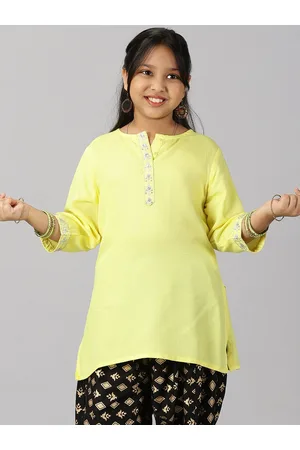 KiddoPanti Girls Round Neck Thread Work Kurta