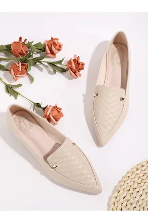 Shoetopia Women Textured Loafers
