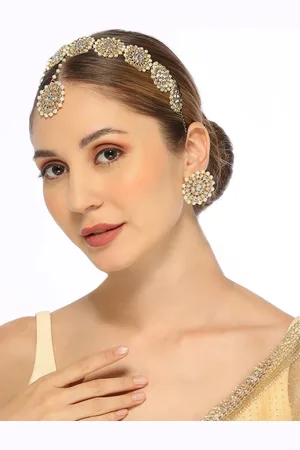 OOMPH Gold Plated Kundan Stone Studded Jewellery Set