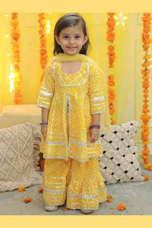 BownBee Girls Leheriya Printed Gotta Patti Pure Cotton A-Line Kurta with Sharara & Dupatta