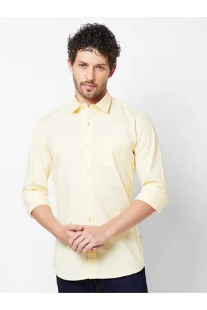 Giordano Spread Collar Slim Fit Opaque Pure Cotton Casual Shirt