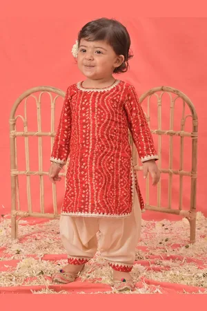Vastramay Girls Bandhani Printed Gotta Patti Kurta With Patiala