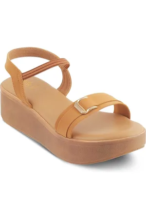 Tresmode Buckle Embellished Wedge Heels