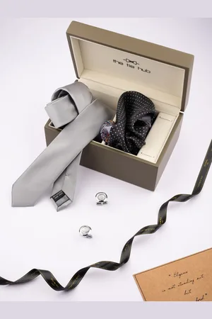 The Tie Hub Men Printed Necktie With Pocket Square & Cufflink Gift Set