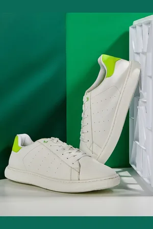 Styli Men Round Toe Basics Sneakers