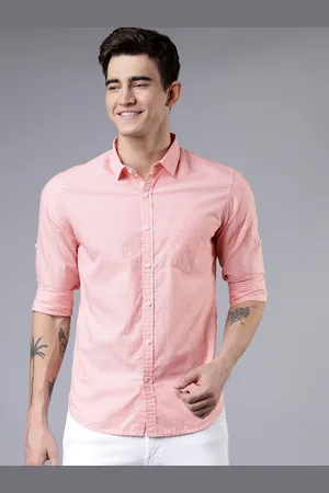 LocoMotive Men Coral & White Slim Fit Checked Casual Shirt