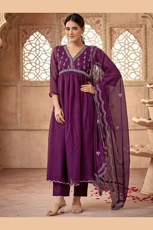 DRESOUL Floral Yoke Design Thread Work Pleated Kurta With Trousers & Dupatta