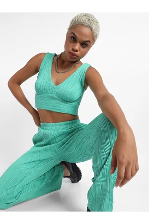 Campus Textured V-Neck Crop Top With Trouser
