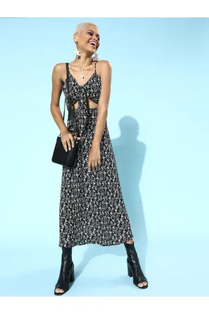Berrylush Women Stylish Black Floral Sweetheart Neck Dress