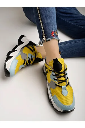 Shoetopia Girls Colourblocked Lightweight Sneakers