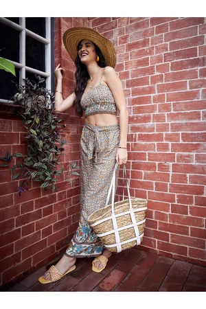 Berrylush Beige Floral Printed Crop Top With Trousers