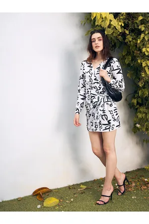 Berrylush Typography Printed Tie Up Detail Mini Sheath Dress