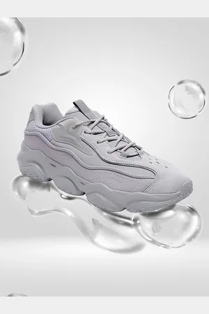 Xtep Men Vintage Street Style Textured Sneakers