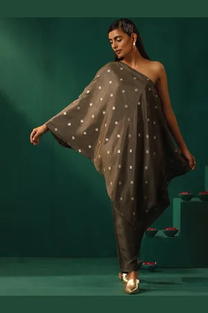 trueBrowns Printed One Shoulder Asymmetric Kurta with Trousers